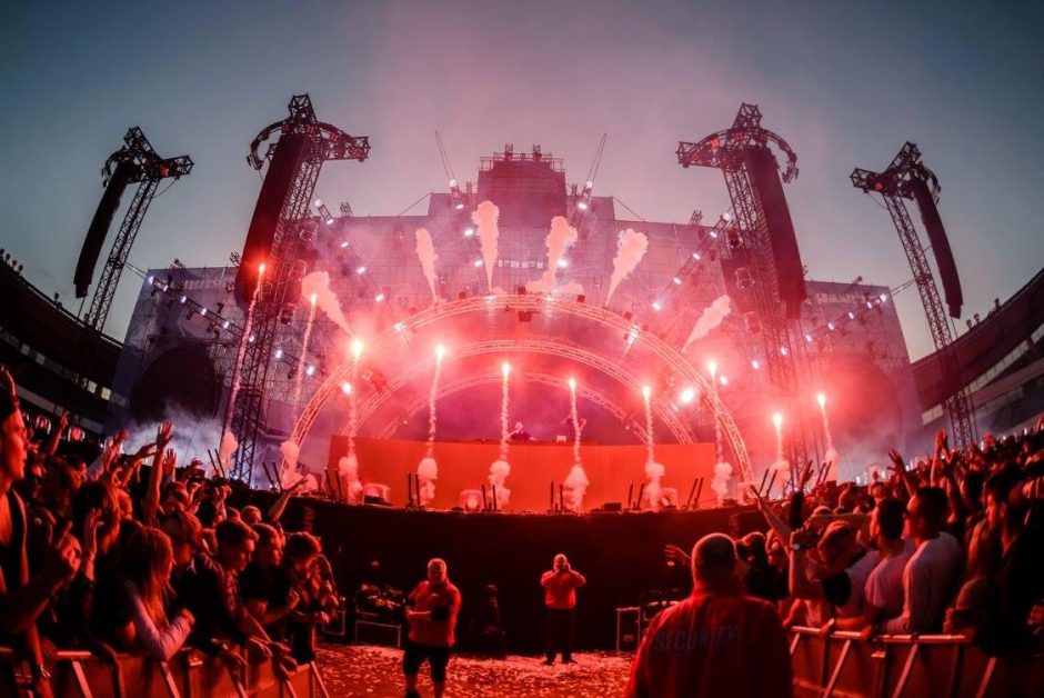 „Summerburst“ – įspūdingiausias visų laikų lazerių ir fejerverkų šou 