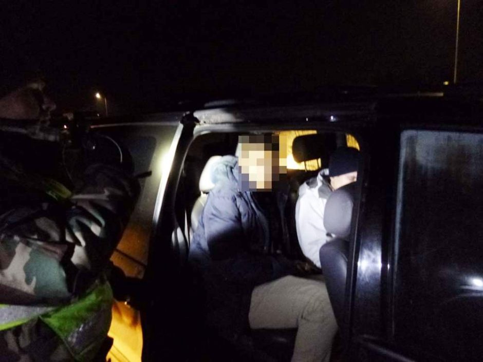 Rusas mašinoje slėpė šešis nelegalus