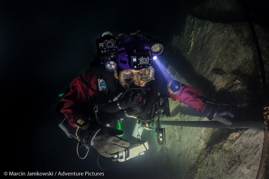 Lenkų tyrinėtojas tikina atradęs giliausią vandeniu užlietą urvą