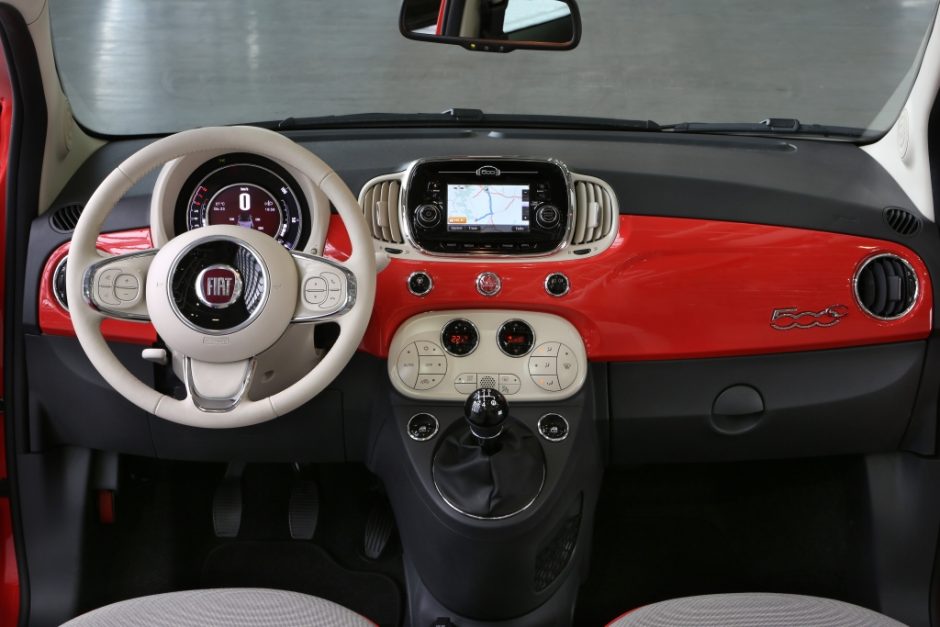 Italai atnaujino šešis dešimtmečius konkurencijos neturintį „Fiat 500“