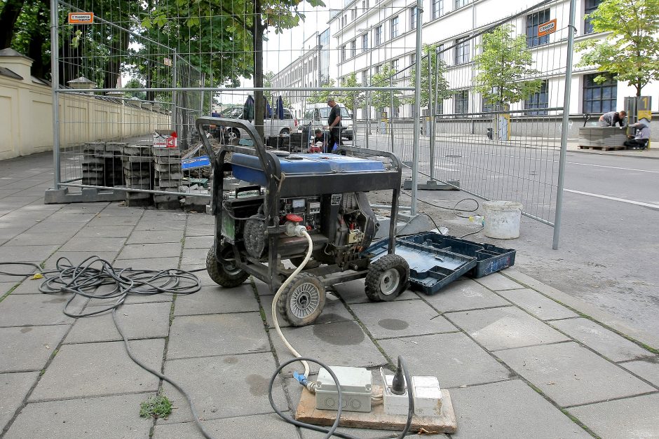 Baigiama įrengti laikinoji autobusų stotis