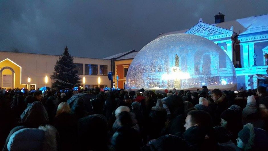 Eglių įžiebimo šventėje – magija ir sniegas