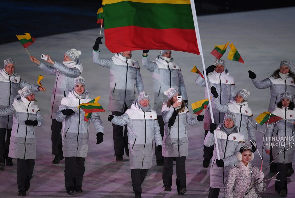 Pietų Korėjoje draugišku rankų paspaudimu atidarytos Pjongčango olimpinės žaidynės