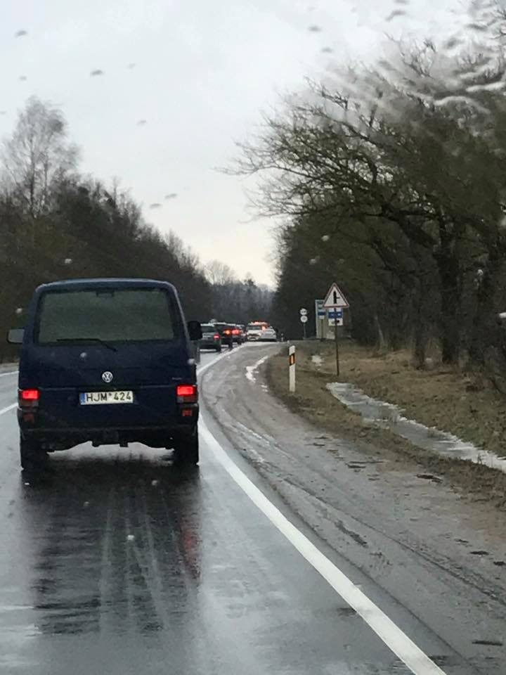 Avarija kelyje Prienai‒Garliava: vyras mirė iškart, žmona ‒ ligoninėje