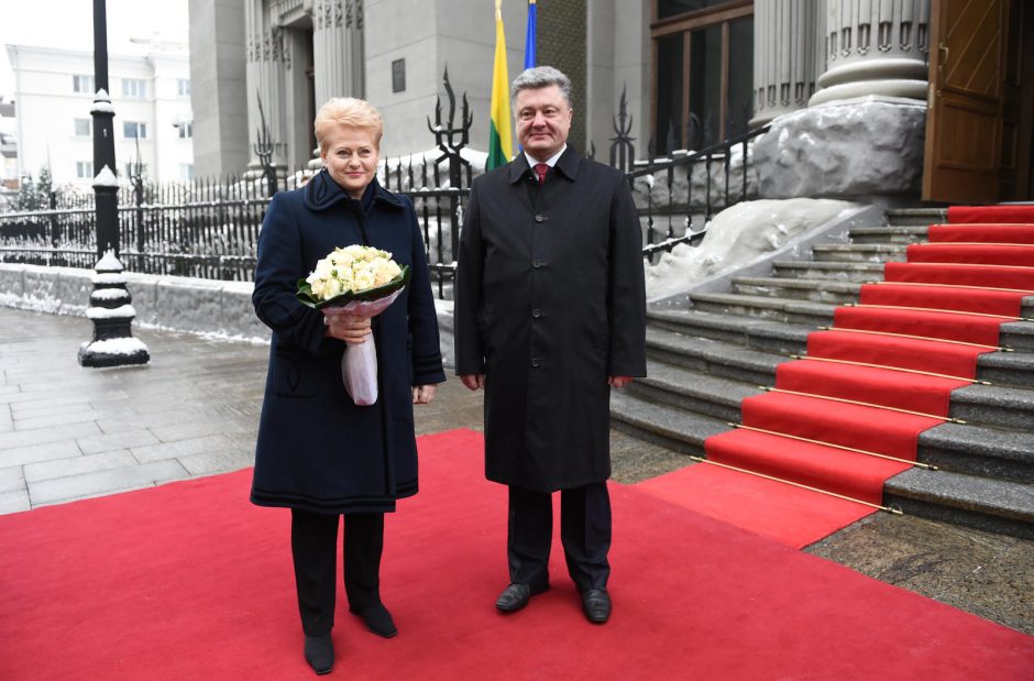 P. Porošenka: Lietuva Ukrainai tieks ginkluotės