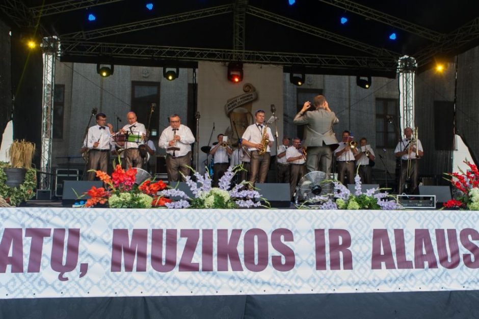 Pakruojis kviečia į „Amatų, muzikos ir alaus festivalį“