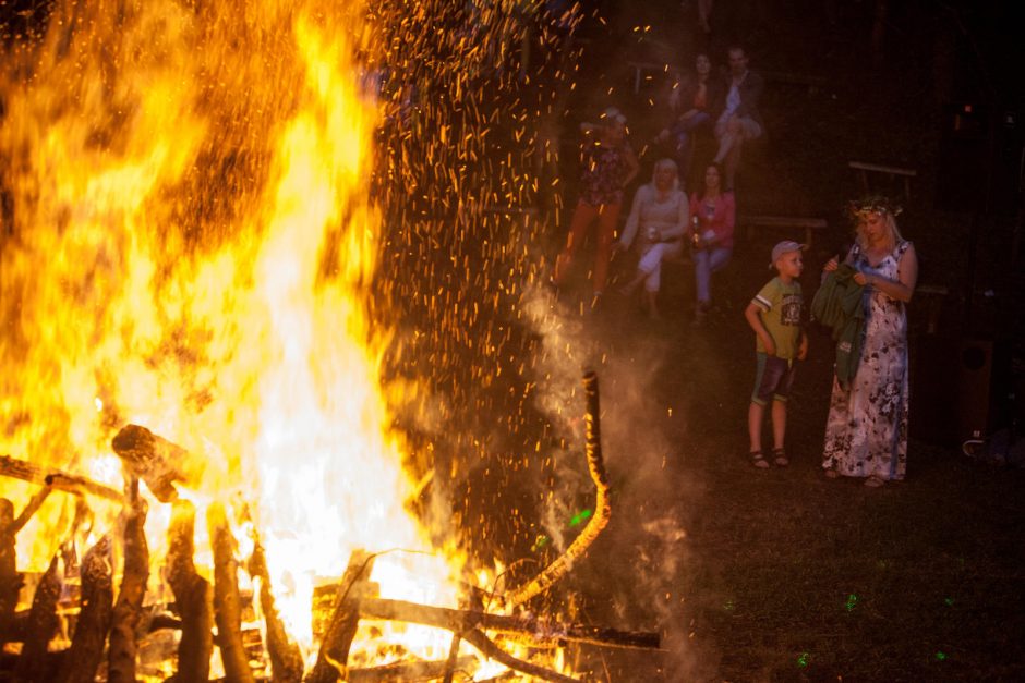 Laužus įdegti Kaune patikėta Jonams ir Janinoms