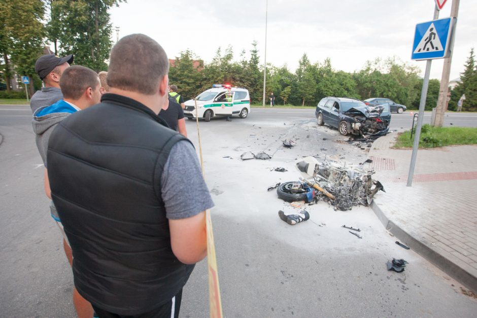 Kraupi nelaimė: Aleksote žuvo jaunas motociklininkas