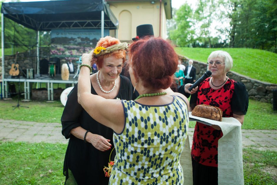 Onyte, einam su manim pašokti