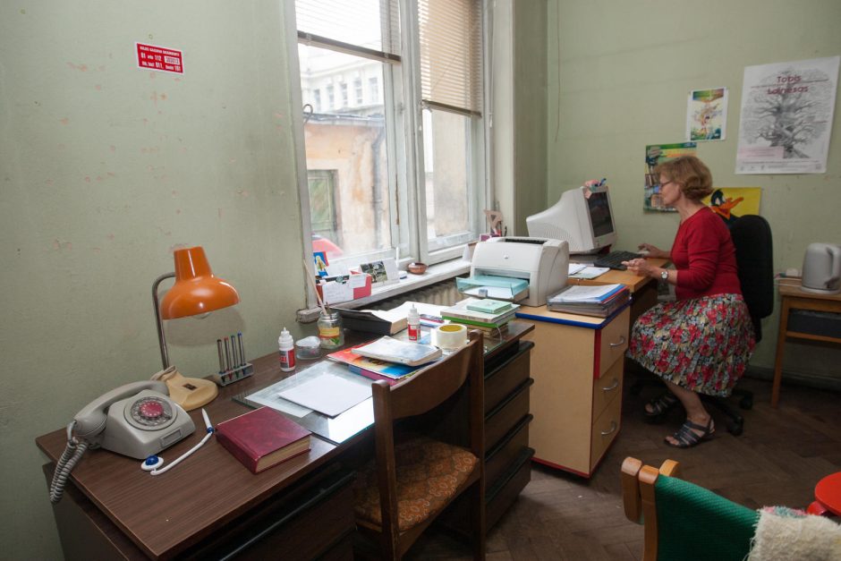 Kauno vaikai knygas skaito apleistoje bibliotekoje