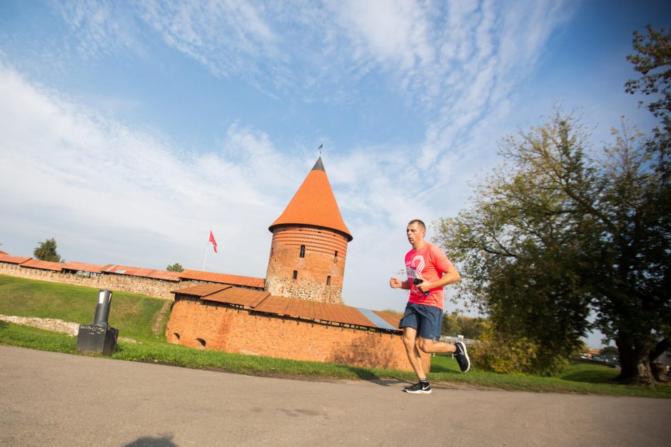 Kauno senamiestis nusidažė rožine spalva