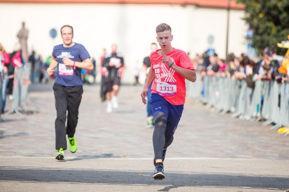 Kauno senamiestis nusidažė rožine spalva