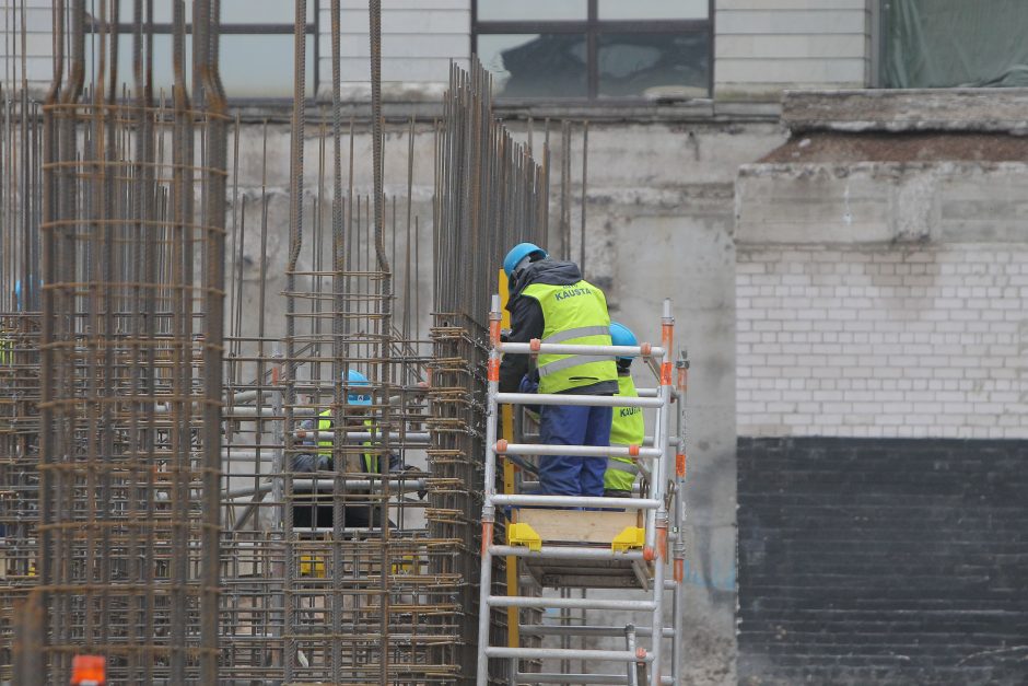 Dykvietes ir vaiduoklius keičia biurų pastatai