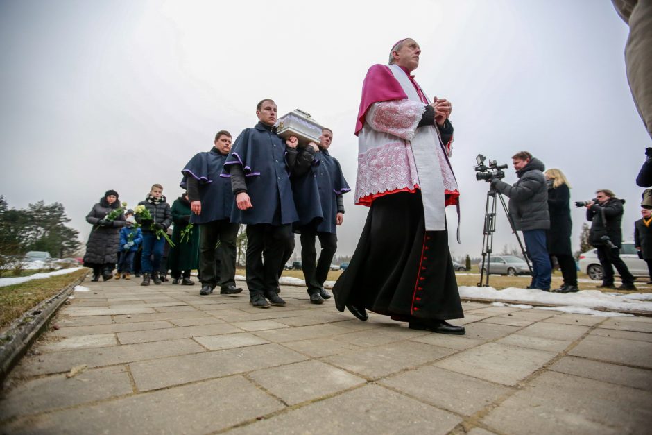 Lietuvos apraudotas vaikas palydėtas į paskutinę kelionę