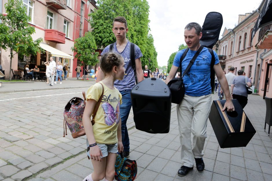 Miesto centras skęsta muzikos ritmuose