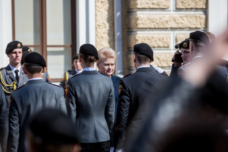 Kadetus sveikinusi D. Grybauskaitė: mums visiems esate pavyzdys