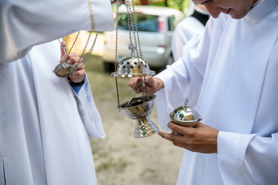 Palaimintasis Teofilius sugrįžo namo