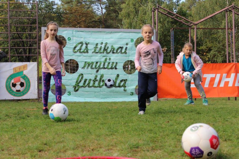 Futbolas įtraukė gausų būrį vaikų