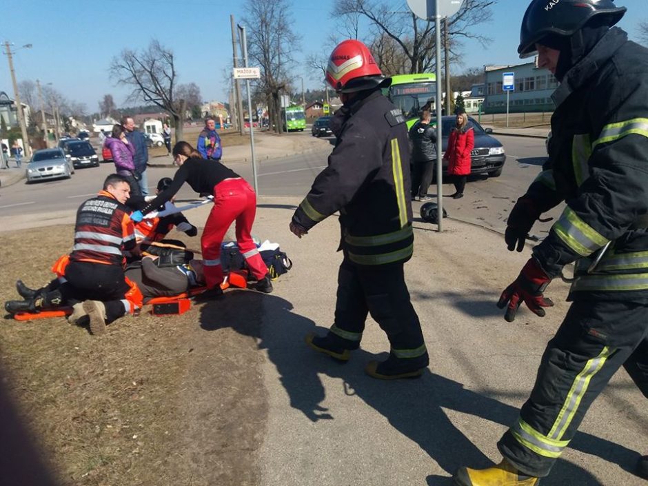 Nelaimė Panemunėje: partrenktas motociklininkas