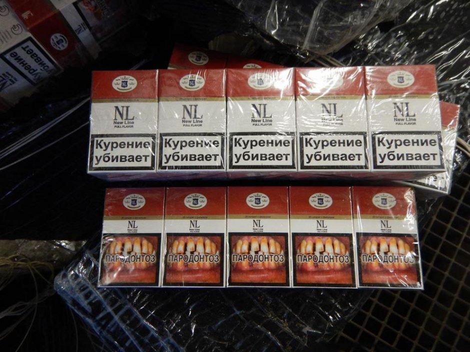 Iš Nemuno ištraukė kelis tūkstančius pakelių kontrabandinių cigarečių