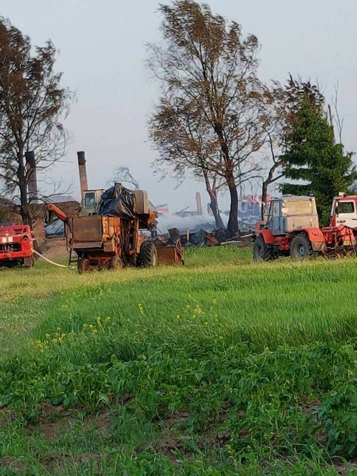 Prašo dosnių žmonių pagalbos: po gaisro ūkininkų šeima liko be nieko