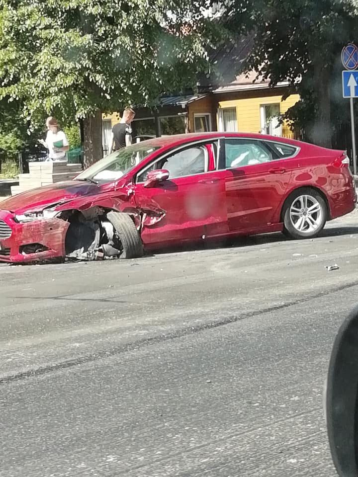 Dėl avarijos Utenos gatvėje buvo sutrikęs troleibusų eismas 