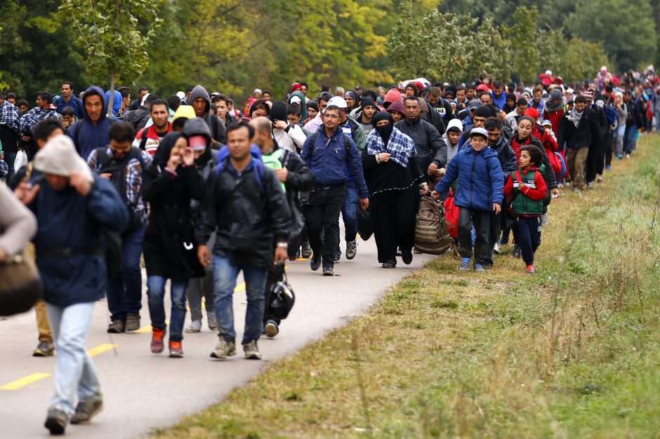 Vengrija sieks užsitikrinti paramą migrantų srautui suvaldyti