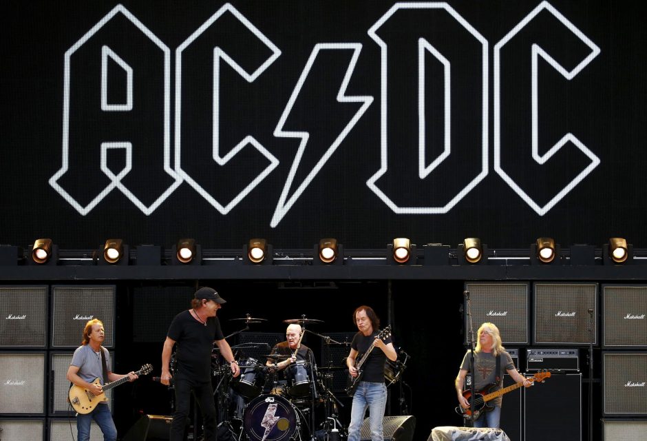 „AC/DC“ patvirtino – grupės vokalistu tapo „Guns N'Roses“ lyderis