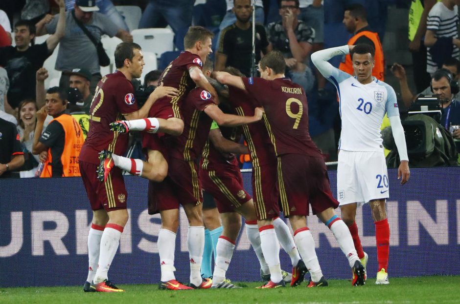 Rusijos futbolininkai rungtynėse su anglais išplėšė lygiąsias 
