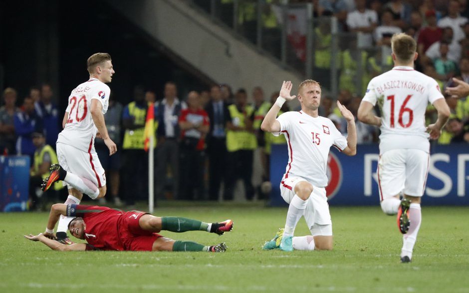 Pirmąja Europos futbolo čempionato pusfinalio dalyve tapo Portugalija