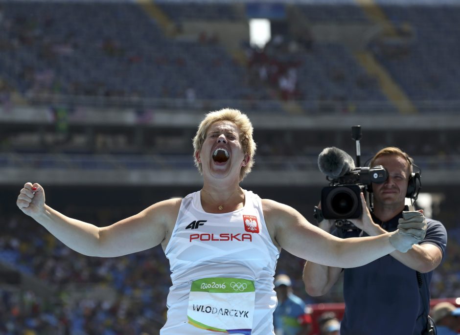 Lenkų kūjo metikė pagerino pasaulio ir olimpinį rekordus