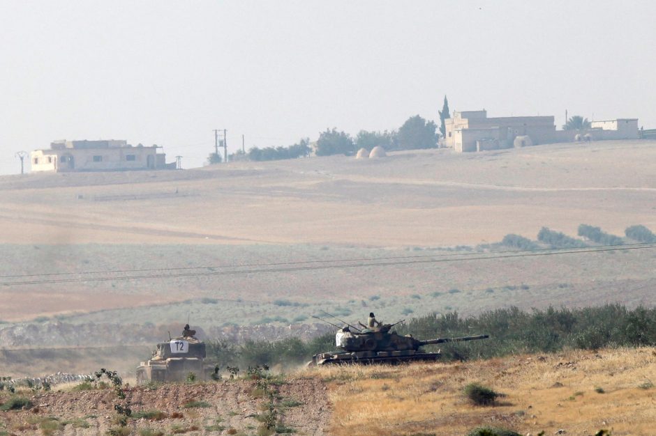 Turkijos tankai įsiveržė į Sirijos teritoriją 