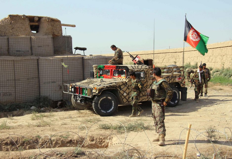 Afganistane du kariai nužudė 12 miegojusių ,,saviškių“