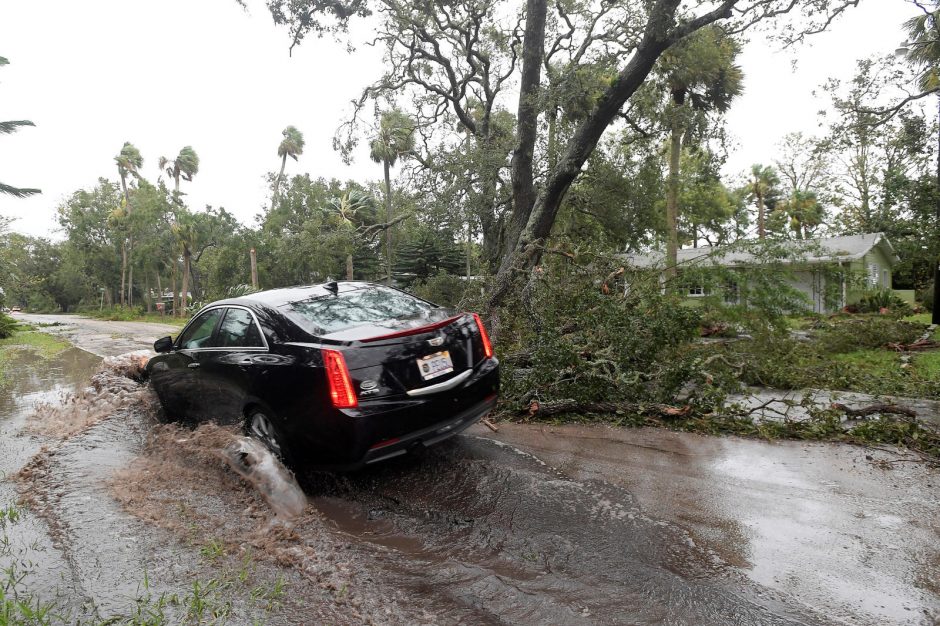 Uragano „Matthew“ aukų Floridoje – keturios, Haityje – per 400