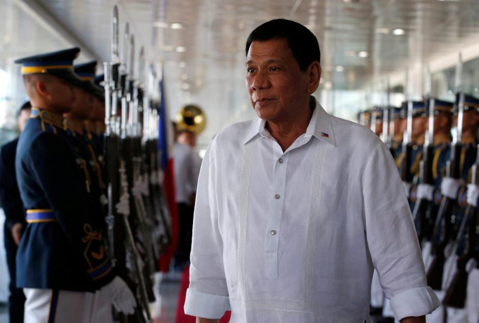 Filipinų lyderis užsienio įmonėms patarė susirinkti daiktus ir išvykti