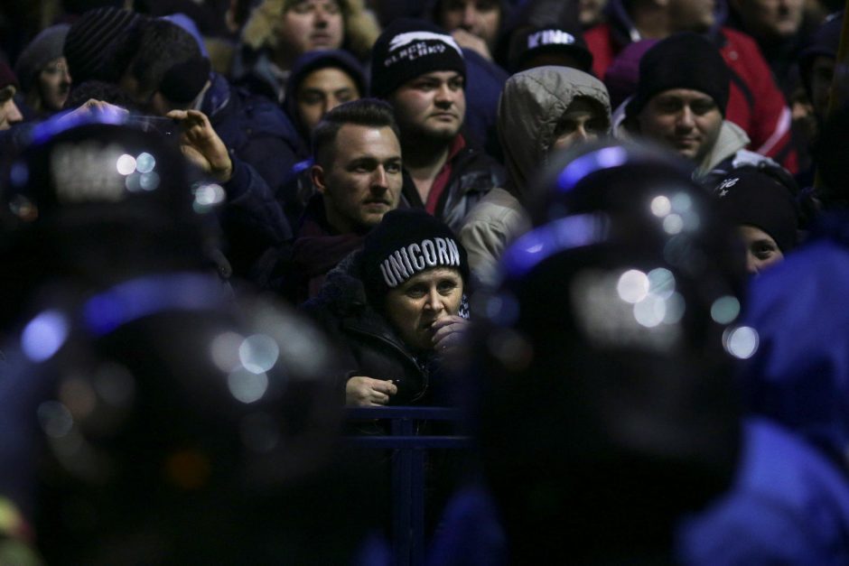 Rumuniją drebina milžiniški protestai