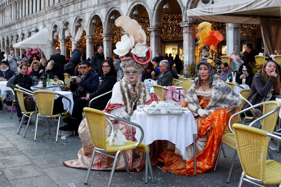 Venecijos karnavale skamba „Angelo skrydis“