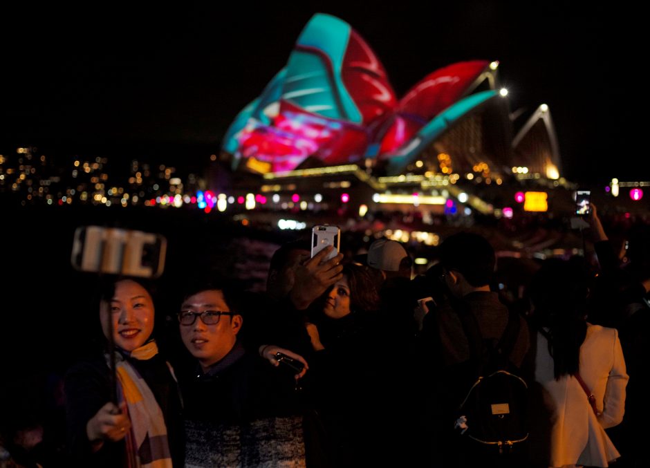 Australijoje vyksta įspūdingas šviesų festivalis 