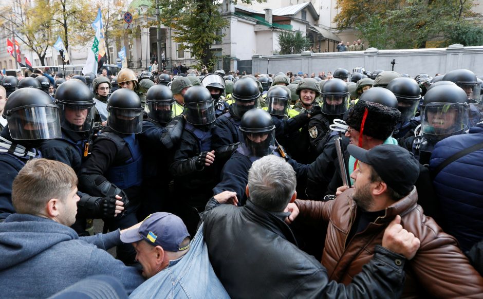 Kijeve per masinį protestą sužeisti keturi žmonės