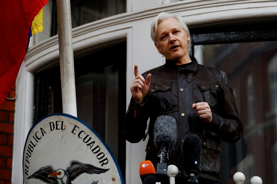 Ekvadoras suteikė pilietybę „WikiLeaks“ įkūrėjui