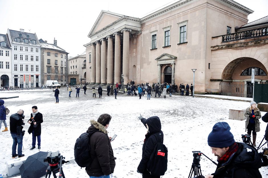 Danijoje dėl žurnalistės nužudymo teisiamas išradėjas kaltę neigia