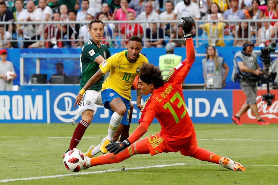 Brazilijos futbolininkai žengė į pasaulio čempionato ketvirtfinalį