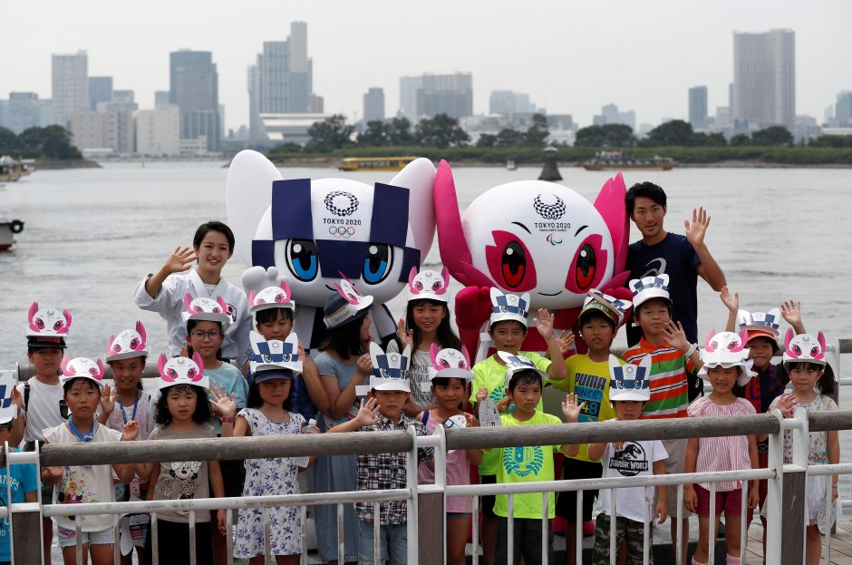 Japonija pakrikštijo 2020 metų olimpinių žaidynių talismanus