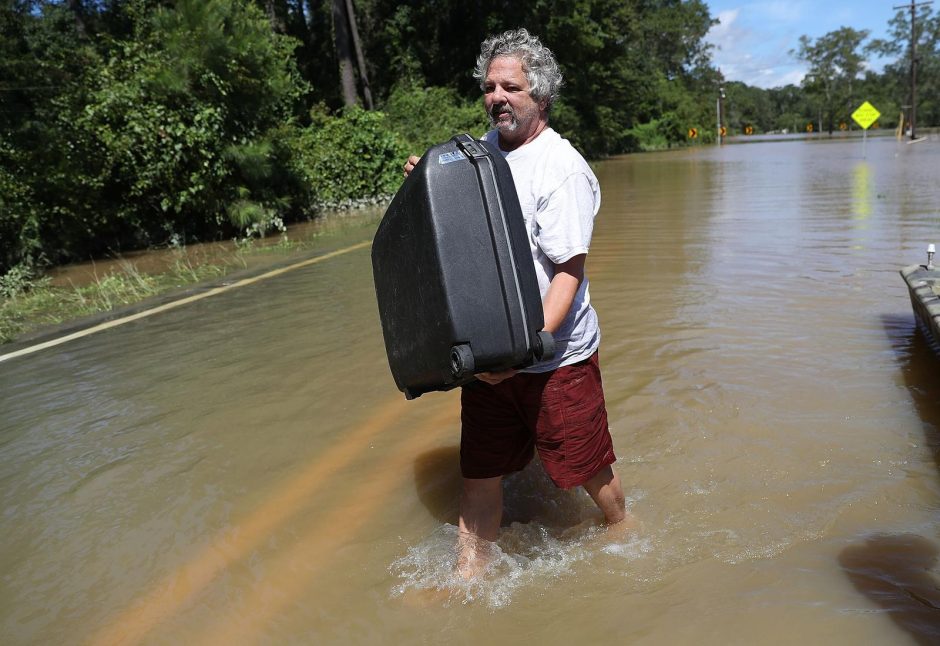 Per istorinius potvynius Luizianoje žuvo 11 žmonių, užlieta 40 tūkst. namų