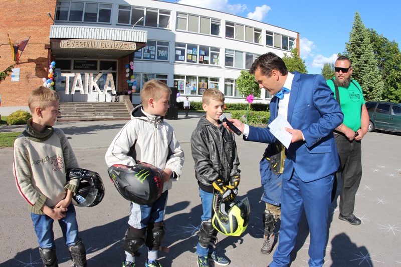 Vaikų gynimo dieną Neveronys šventė taiką