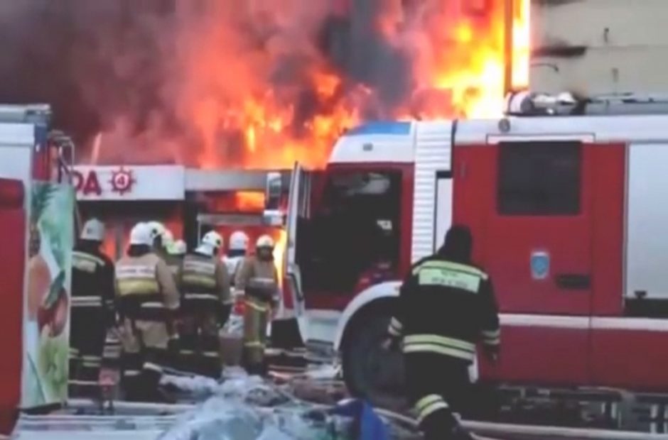 Rusijoje gaisro prekybos centre aukų padaugėjo iki 11