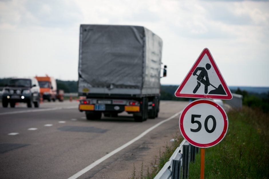 Valdžia nepritarė kelių mokesčio lengvatai