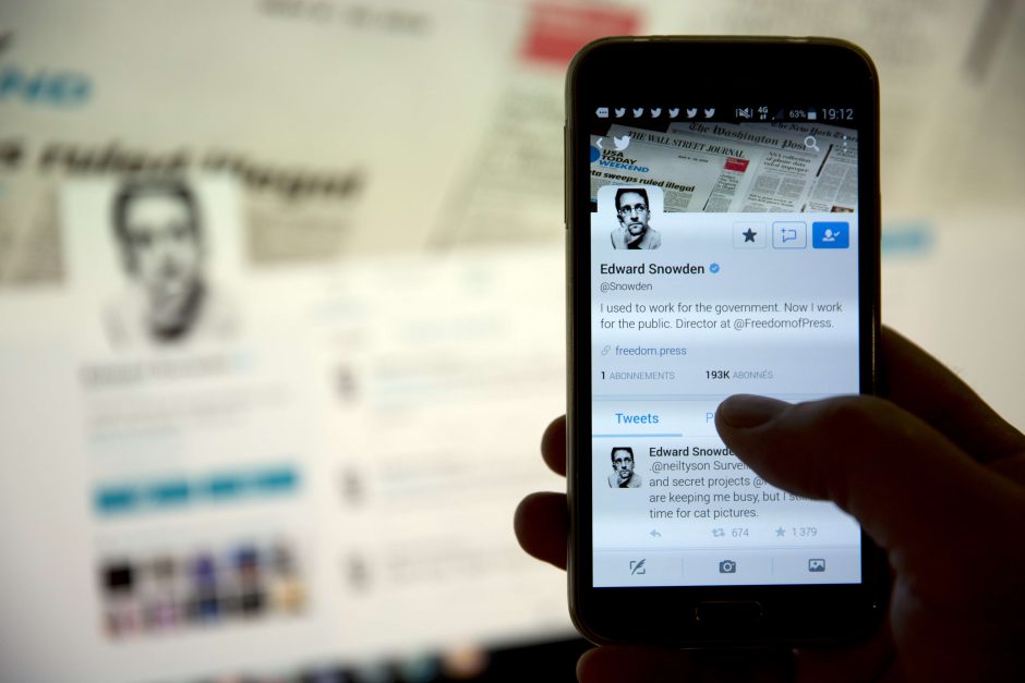 JAV žvalgybos paslapčių viešintojas prisijungė prie „Twitter“