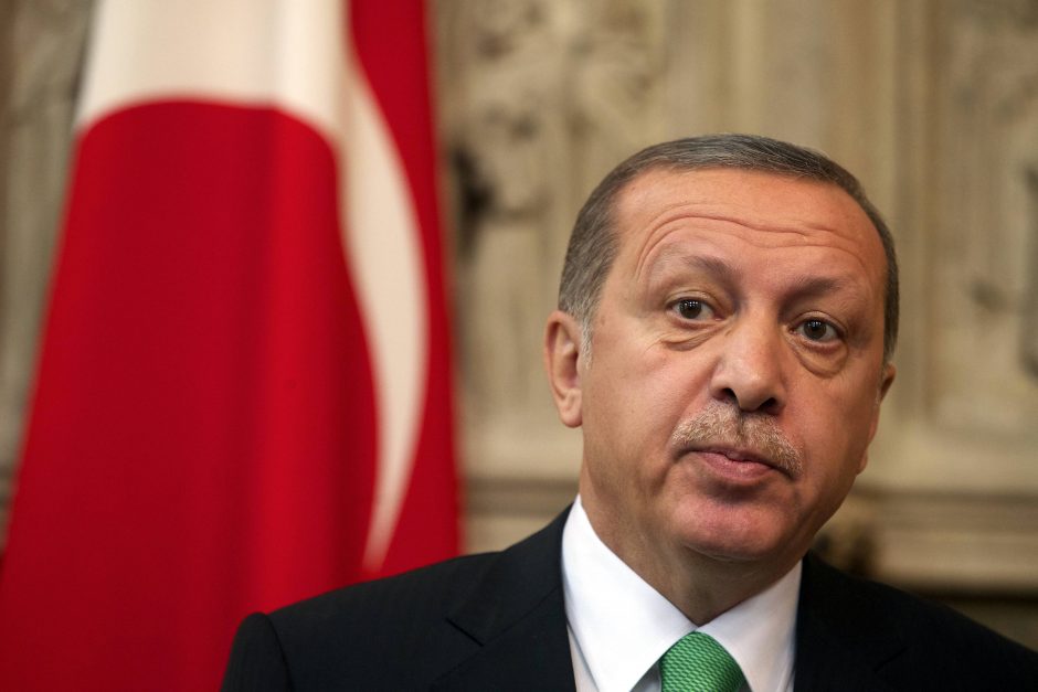 Turkijos prezidentas „nuliūdęs“ dėl numušto rusų lėktuvo