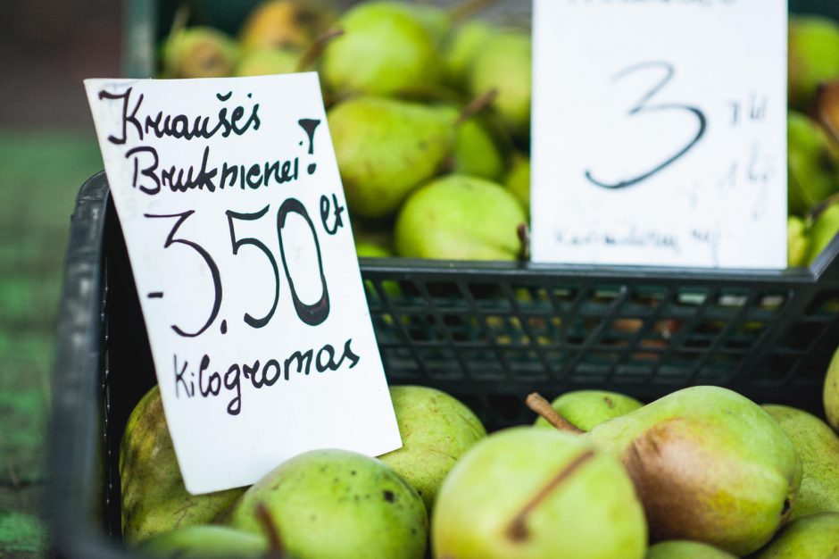 Turguje – pigesnių vaisių ir uogų viliotinis 